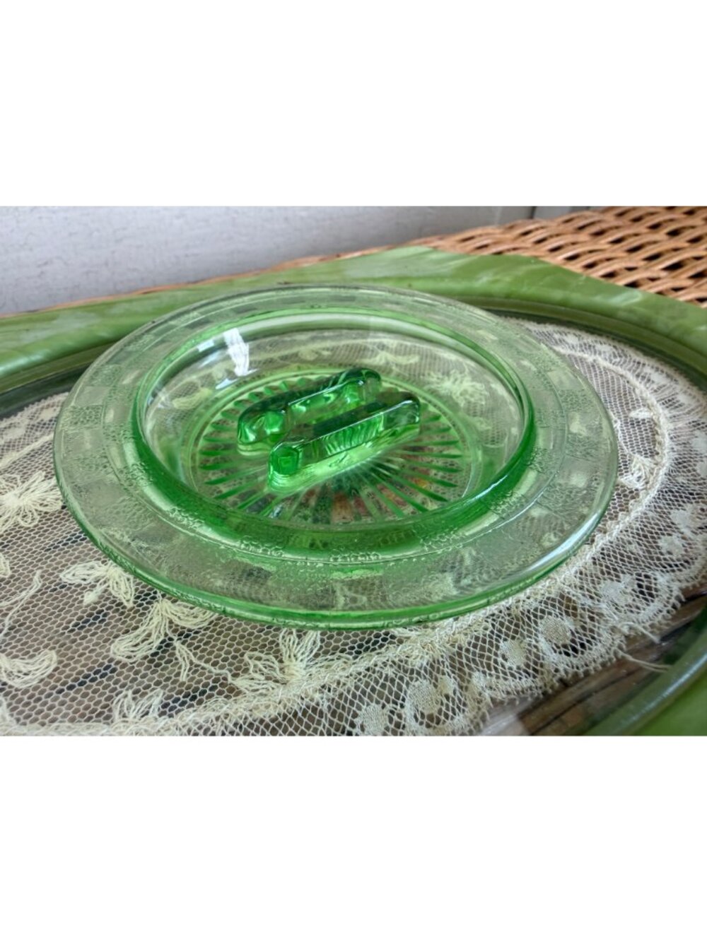 Vintage 30's Hazel Atlas Green Uranium Glass Ashtray With Matchbook Holder 4" - Picture 3 of 9